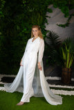 Cape en soie avec pantalon blanc pour mariage civil