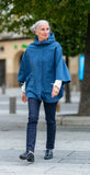 Cape de pluie femme bleu en coton, grande taille
