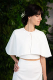 Cape de mariée courte minimaliste en tissu naturel