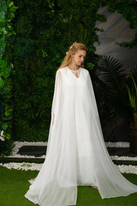 Robe de mariée minimaliste vue de trois quarts